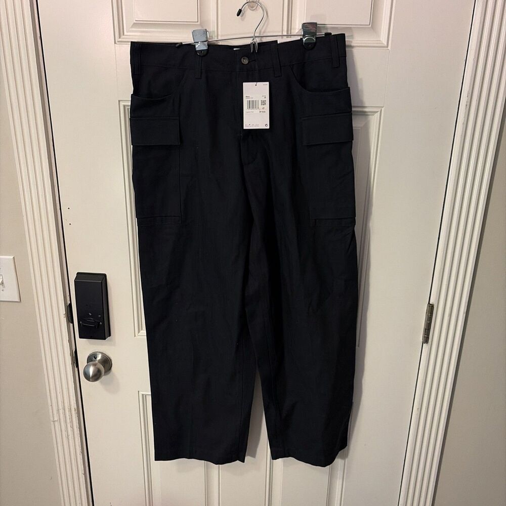 NWT Nike Standard Fit Straight Leg Regular Length Black Pants Men's Size 36